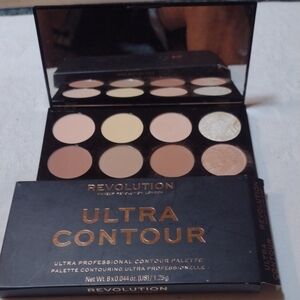 Revolution Contour & Highlight Palette - Beige, Cream, Tan, Brown, Gold